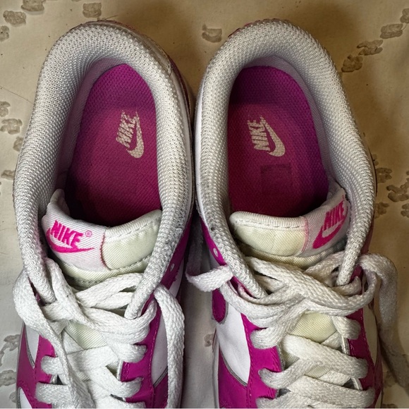 Nike Dunk Low "Laser Fuchsia" sneakers - Picture 9 of 10